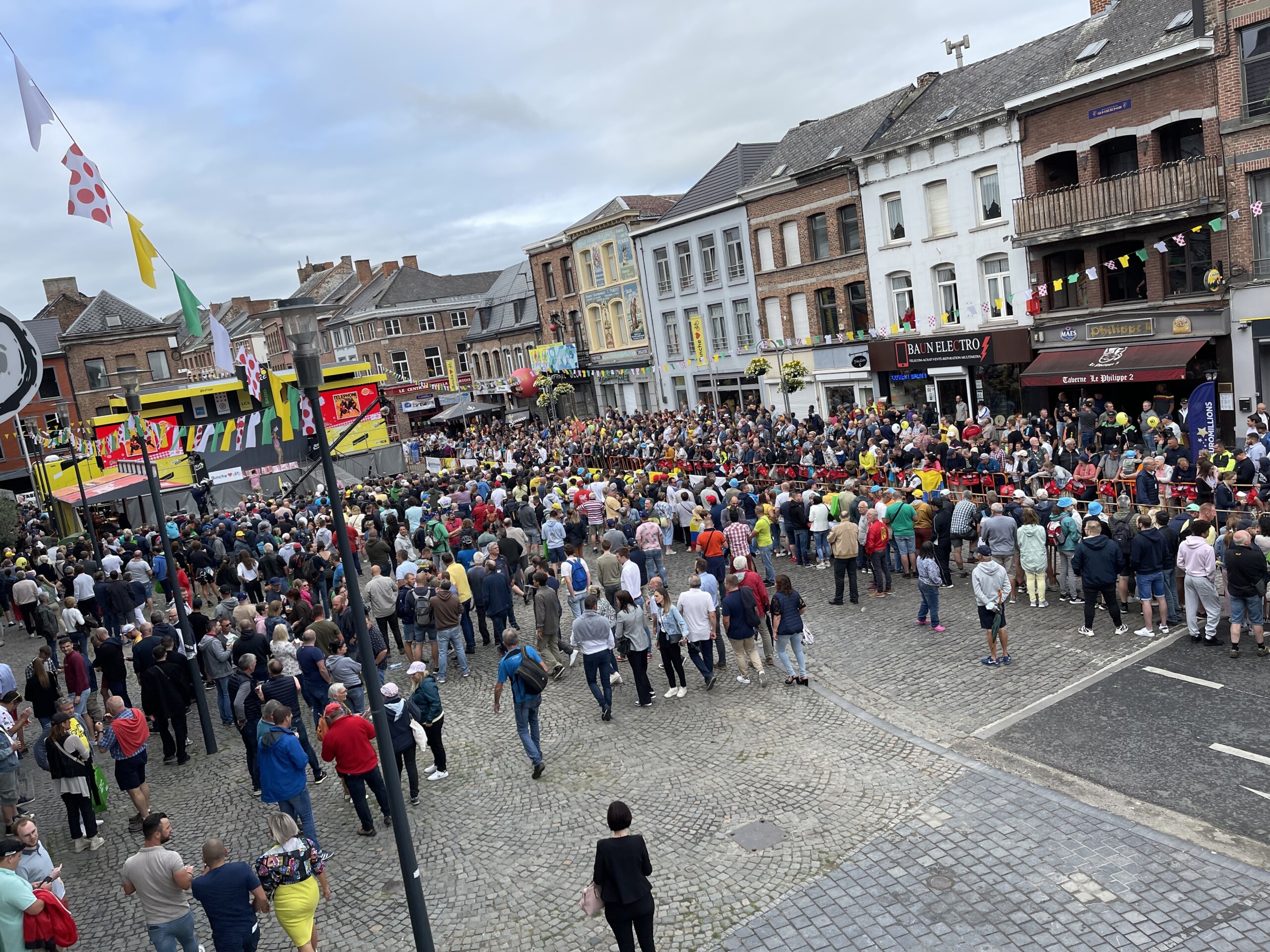Header image: Tour de France in Binche